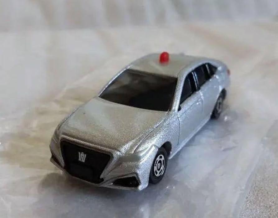 Amazon.co.jp: ?トミカ トヨタ クラウン 覆面パトカー : おもちゃ
