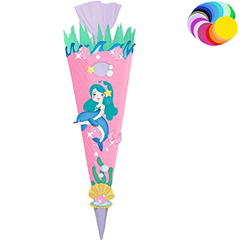 <strong>Bastelset für eine hübsche Meerjungfrauen-Schultüte:</strong> 3D-Wellpappe-Rohling, Bastelkrepp, Motiv-Teile, Glitzerpapier, etc., mit Anleitung und Vorlagebogen. Gibt's auch mit pinkfarbenem Wellpappe-Rohling