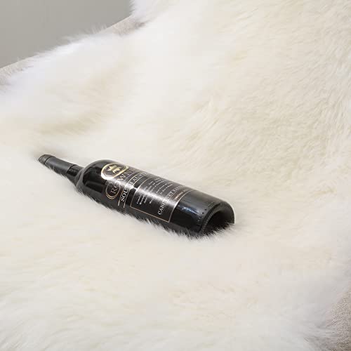 Premium Genuine Fur Sheepskin Rug Real Australia Sheepskin Natural Luxury Fluffy Lambskin Fur Area Rug Seat Covers for Kids Bedroom Sofa Chair Cover (Creamy White, Double Pelt/2ft x 6ft)