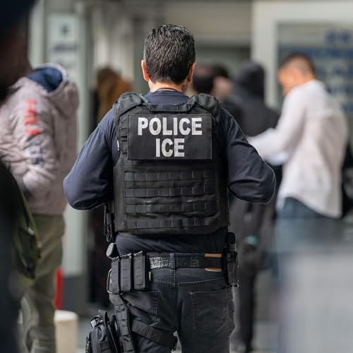 One of ICE’s biggest detention facilities is plagued by problems Podcast Por arte de portada