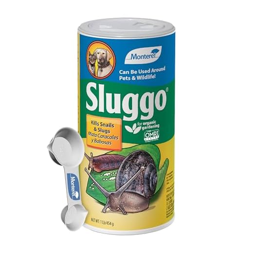 Monterey Sluggo Snail & Slug Killer Bundled with Measuring Spoon - OMRI Listed for Organic Gardening - Wildlife and Pet Friendly - 1 lb Shaker can