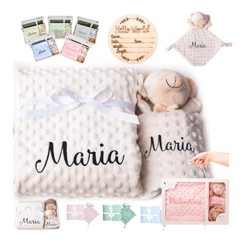 Olesea Manta Bebé Personalizada con Nombre Bordado+Placa Hello Word +Dou Dou–Regalo Recién Nacido Niño o Niña – Cesta Canastilla Bebé Regalos Padres Primerizos Mamas Primerizas