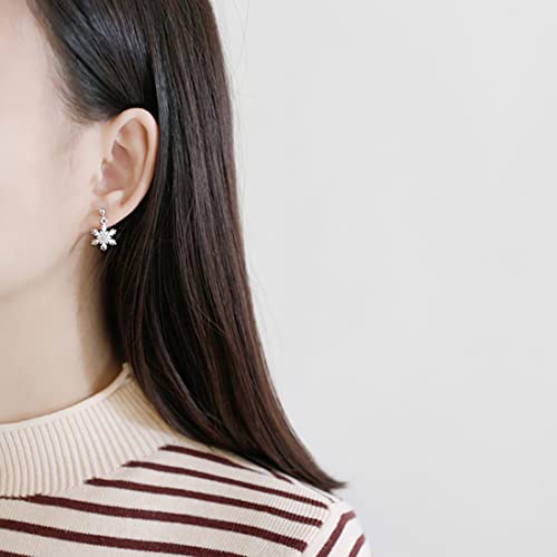SLUYNZ Solid 925 Sterling Silver Sparkling CZ Snowflake Studs Earrings for Women Teens Snowflake Earrings Studs2
