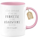 Un cadeau parfait pour son anniversaire : Vous avez plusieurs idées en tête pour accompagner la carte spécialement achetée pour son anniversaire ? on vous l’assure, cette tasse rigolote fera de la fête d’anniversaire un moment très drôle lors de l’ouverture du papier cadeau ! Au placard les gadgets inutiles, avec cette tasse en céramique parfaite pour le café et le thé vous êtes sur de faire mouche.