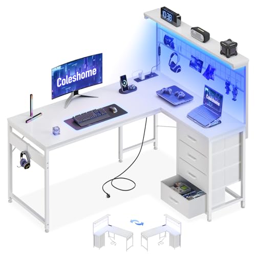 Coleshome Gaming Tisch mit LED, 130 × 100 cm Reversibler Gaming Schreibtisch mit Schubladen & Steckdosen, Eckschreibtisch mit Ablagefach & Stauraum,Weiß