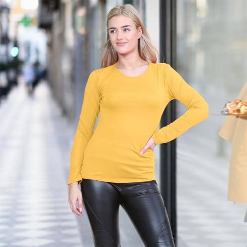 T-shirt col rond extensible pour femmes qui recherchent un haut basique confortable et galbant