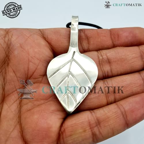 Amulette médiévale faite main | Offrez un médaillon celtique unique en forme de feuille - 3
