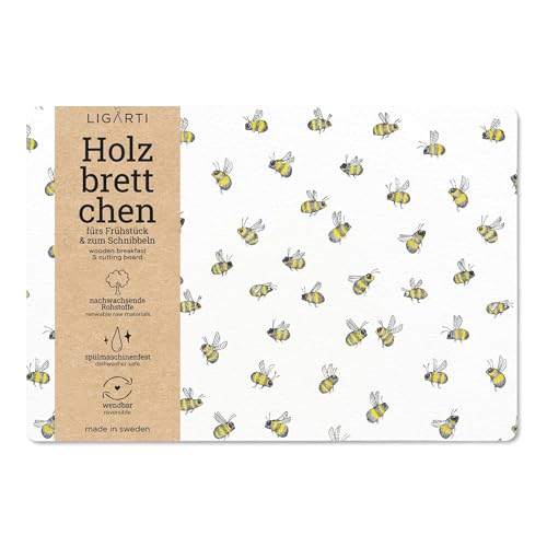 Ligarti Frühstücksbrettchen (aus Holz) I Schneidebrett in 22x15 Made in Sweden & spülmaschinenfest I Nachhaltiges Breakfast Board Holzbrett (Bienenschwarm)