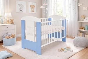 Baby Happy Bliss Babybett Kinderbett 120x60 cm aus massivem Buchenholz – 3-Fach höhenverstellbar, 3 herausnehmbare Sprossen, EN 716 geprüft – Weiß/Blau, Prinz | Modell Kamil