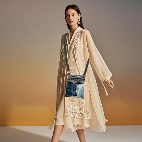 Wolf Print Crossbody Bag Stylish Travel Adjustable Shoulder Strap Messenger Bag for Men A Gift for Wolf Print Purse Birthday Christmas Gift for Women Sister Teen4