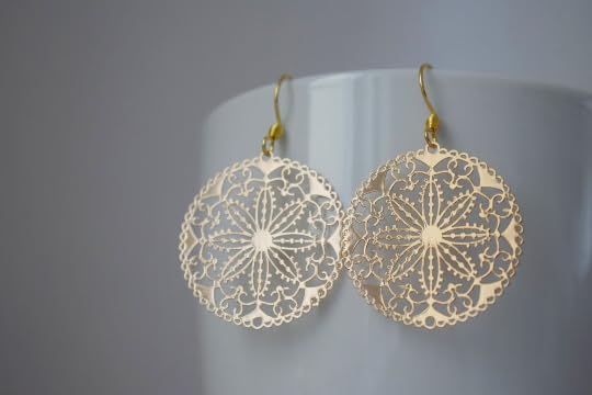 Ornament Ohrringe, Mandala Ohrringe, Boho hängende Ohrringe, 18k vergoldete Ohrhaken, filigrane Ohrhänger, rund, leichte, Edelstahl, Mandala Schmuck