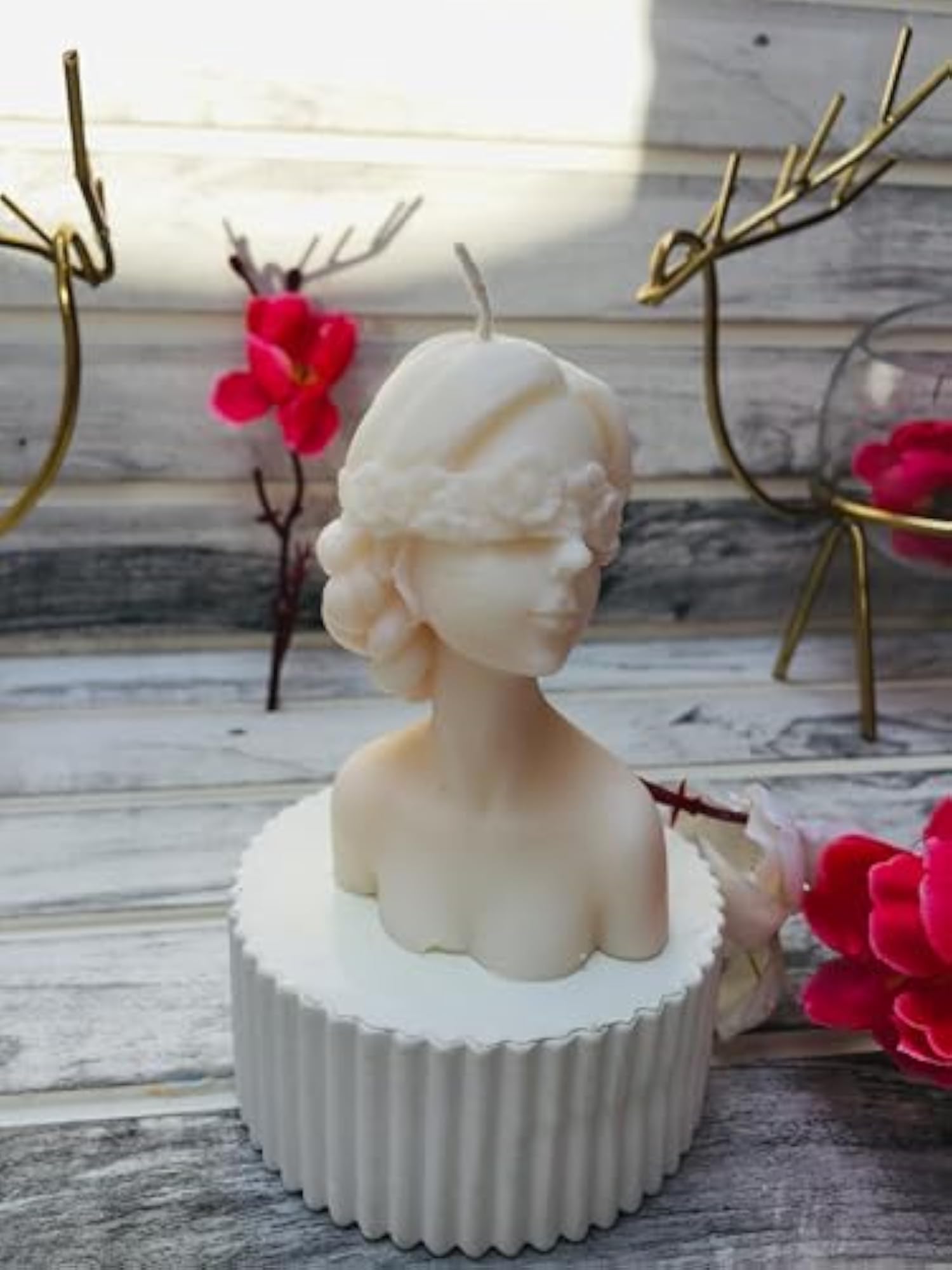 Decorative Blindfold Lady Candle, White Sculpture