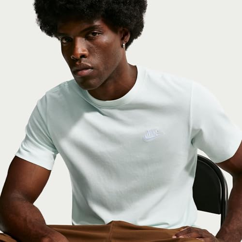 Image of Nike Men's Sportswear Club T-Shirt