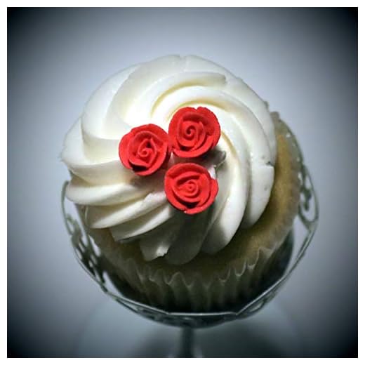 Set of 40 Mini Royal Icing Roses - Edible Cupcake Toppers - Petite Decorations (Red)