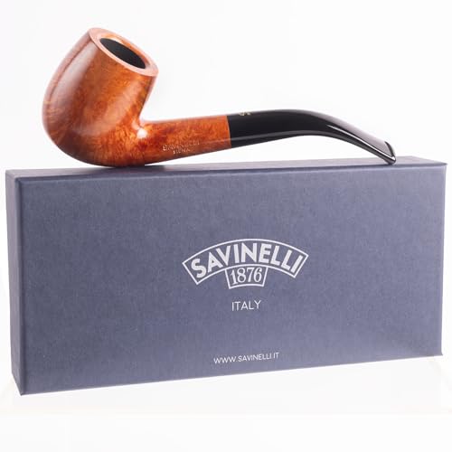 La linea Siena di Savinelli utilizza una foratura da 9 mm, a differenza dei normali 6 mm, mentre la colorazione calda del legno ricorda il mattone della piazza principale di Siena in Italia