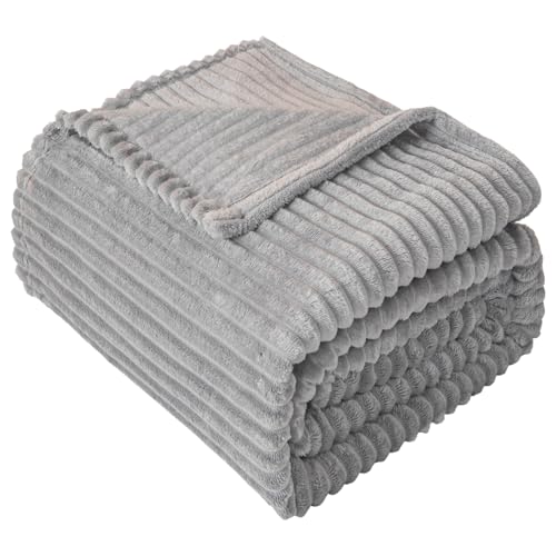 Couverture chaude LSC pour vos soirées cocooning devant la télé sur le canapé