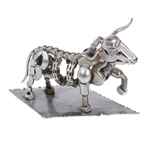 Escultura de Toro Rústico de Metal Reciclado