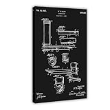 Les affiches sur toile se distinguent des affiches en papier car elles ne se détériorent pas en raison de facteurs environnementaux tels que l'humidité.