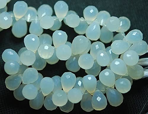 Chalcédoine blanche naturelle en perles gouttes facettées de haute joaillerie