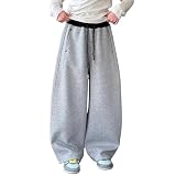 Design élégant et tendance : doté d'une coupe moderne à jambes larges, ce pantalon de jogging ajoute une touche de fraîcheur à n'importe quelle tenue. Disponibles dans des tons neutres et des motifs ludiques, ils répondent à différents goûts. Que ce soit pour les séances de gym ou les tenues décontractées, ce pantalon de sport permet aux filles d'être élégantes et confiantes.