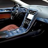 1. Hochwertiges Material, sicher und zuverlässig: Hergestellt aus hochwertigem, umweltfreundlichem TPU-Material, keine Gefahr für die Gesundheit der Menschen im Fahrzeug. Dieses Material hat eine ausgezeichnete Flexibilität und kann sich eng an verschiedene komplexe gekrümmte Oberflächen des Innenraums anpassen. Ob es sich um die Krümmung der Mittelkonsole oder die Ecken des Türinnenraums handelt, es kann eine perfekte Abdeckung erzielen