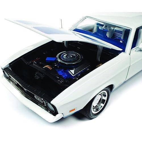 American Muscle 1972 Ford Mustang Fastback (Class of 1972) 1:18 Diecast Model