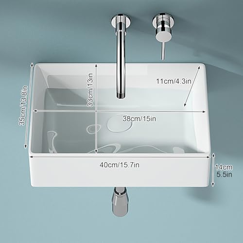 Évier mural compact en céramique pour optimiser l'espace des toilettes
