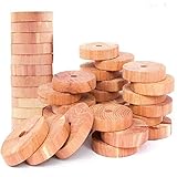 GUTER HAUSHALTSHELFER : Zedernholz Mottenschutz kann Motten, Schädlinge, Schimmelpilze auf natürliche Weise abwehren, Feuchtigkeit und Gerüche aufnehmen, einen frischen und sauberen Duft liefern und Kleidung frisch halten. Sie eignet sich sehr gut für Schränke, Schränke, Schränke, Schränke, Schubladen, Schuhschränke, Auto. Oder ein Haus irgendwo auf der Welt.