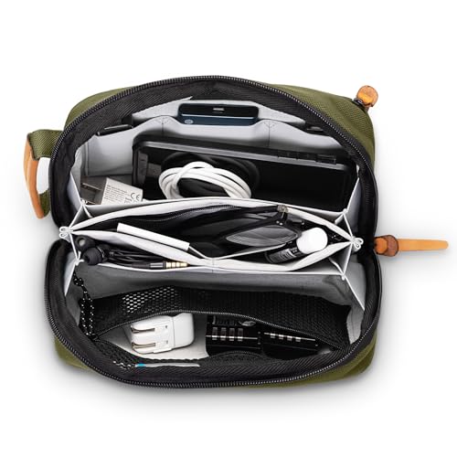 TRIPPED Travel Gear Tech Bag - Organizador de artículos electrónicos pequeño para Viajes, Estuche de Viaje Premium con Detalles de Cuero, Bolsillo de Malla para Cables, Cables y Cargadores - Image 4