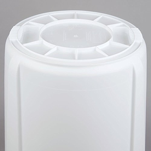 Image of Rubbermaid Brute Round Trash Can 10 Gallon, White