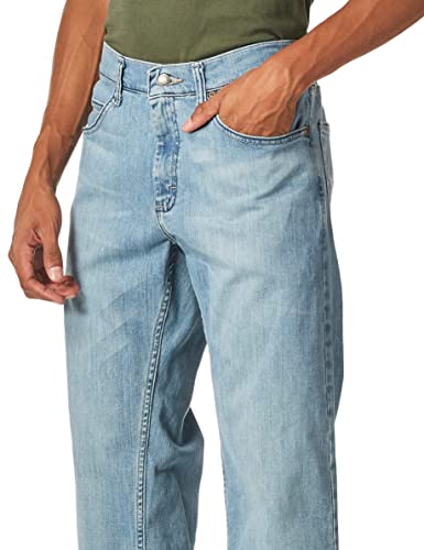 Image of Lee Men's Cotton Blend and Polyester Regular Fit Straight Leg Jeans