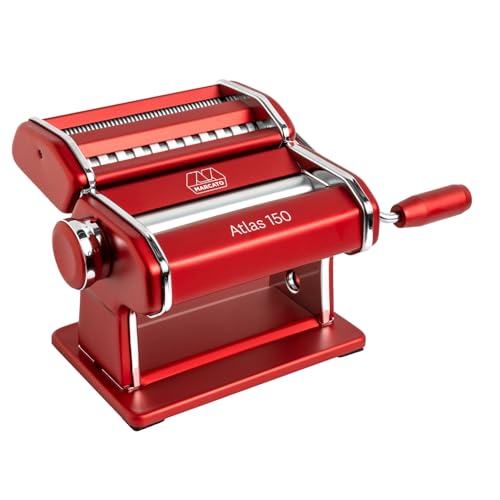 6 TIPI DI PASTA INCLUSI: Il regolatore a 10 posizioni consente di creare una sfoglia di diversi spessori, adatti a tanti formati di pasta. Oltre a poter realizzare subito Lasagne con larghezza massima di 150 mm questa macchina è già dotata di accessori per Fettuccine di 6,5 mm e Tagliolini di 1,5 mm.