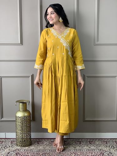 Image of Women's Viscose Chanderi Solid 3 /4 Sleeve V-Neck Embroidered Kurta, Pant and Dupatta-Red-JT-061