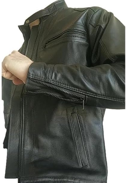 Jaqueta Masculina Couro legitimo Adjan Couros em promoção! Veja a oferta e mais achadinhos de Jaquetas & Casacos 2 Hoje é o melhor dia para comprar Jaqueta Masculina Couro legitimo Adjan Couros com aquele preço maroto! Promoção! Aproveite a oferta! 2