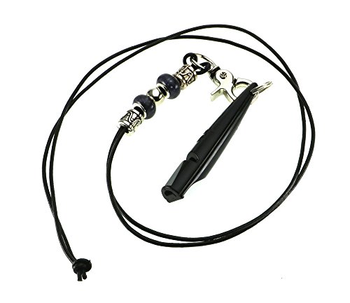 KulturGUT-shop Silbato para Perros, frecuencia de 221,5 Hz, Ideal para la educación y formación del Perro, con Correa de Piel Adornos de diseño Decorativos, Color Lila.