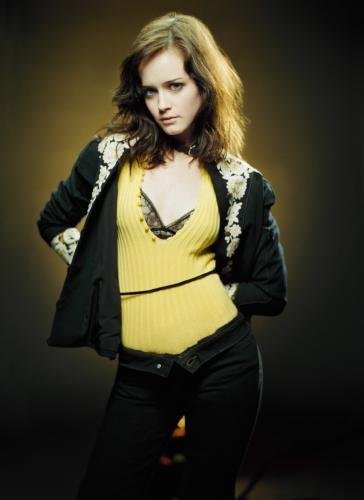Bild: POSTERS Alexis Bledel Poster 28 cm x43cm 11inx17in f�r 22,95 EUR bei amazon.de