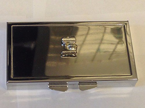 TG282 Küchenmaschine, 1 x 1,4 cm, aus feinem englischen Zinn auf Einer verspiegelten Tablettenbox für 7 Tage