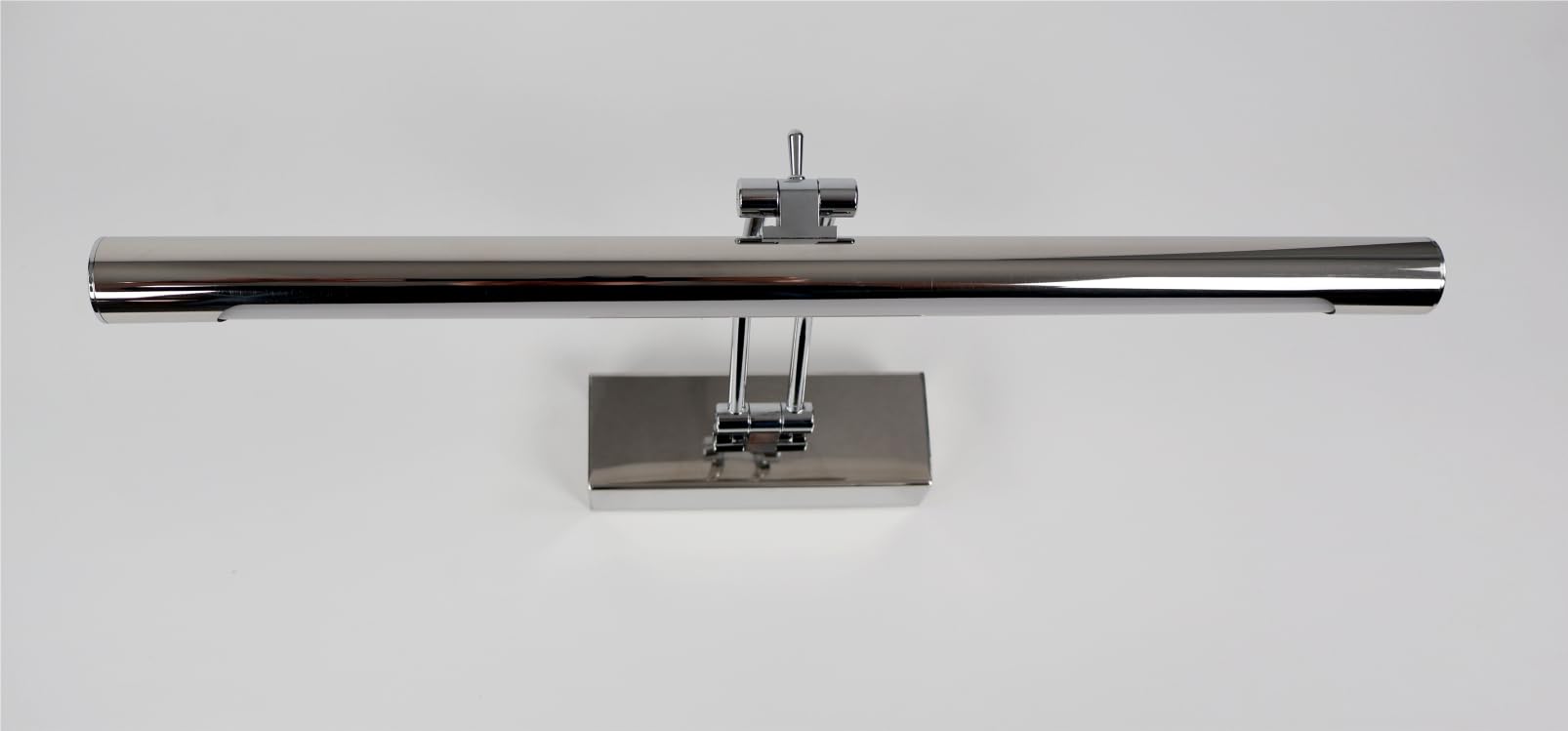 Applique LED da parete per illuminare quadri, specchi, ecc, LED 6 W tradizionale ed elegante, tono di luce calda 3000 K, cromo brillante, articolato e orientabile. 40 cm