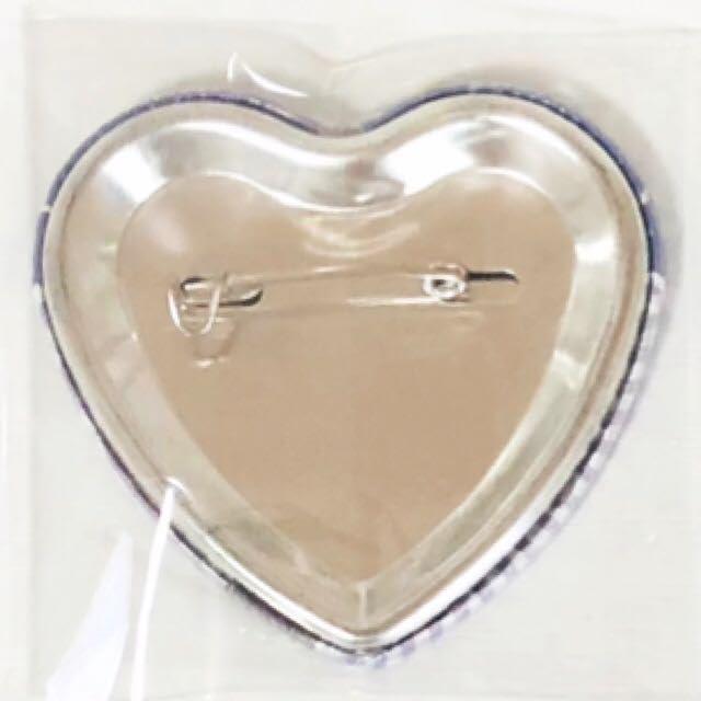 Amazon.co.jp: あんスタUNDEAD朔間零アニカフェハート型缶バッジ