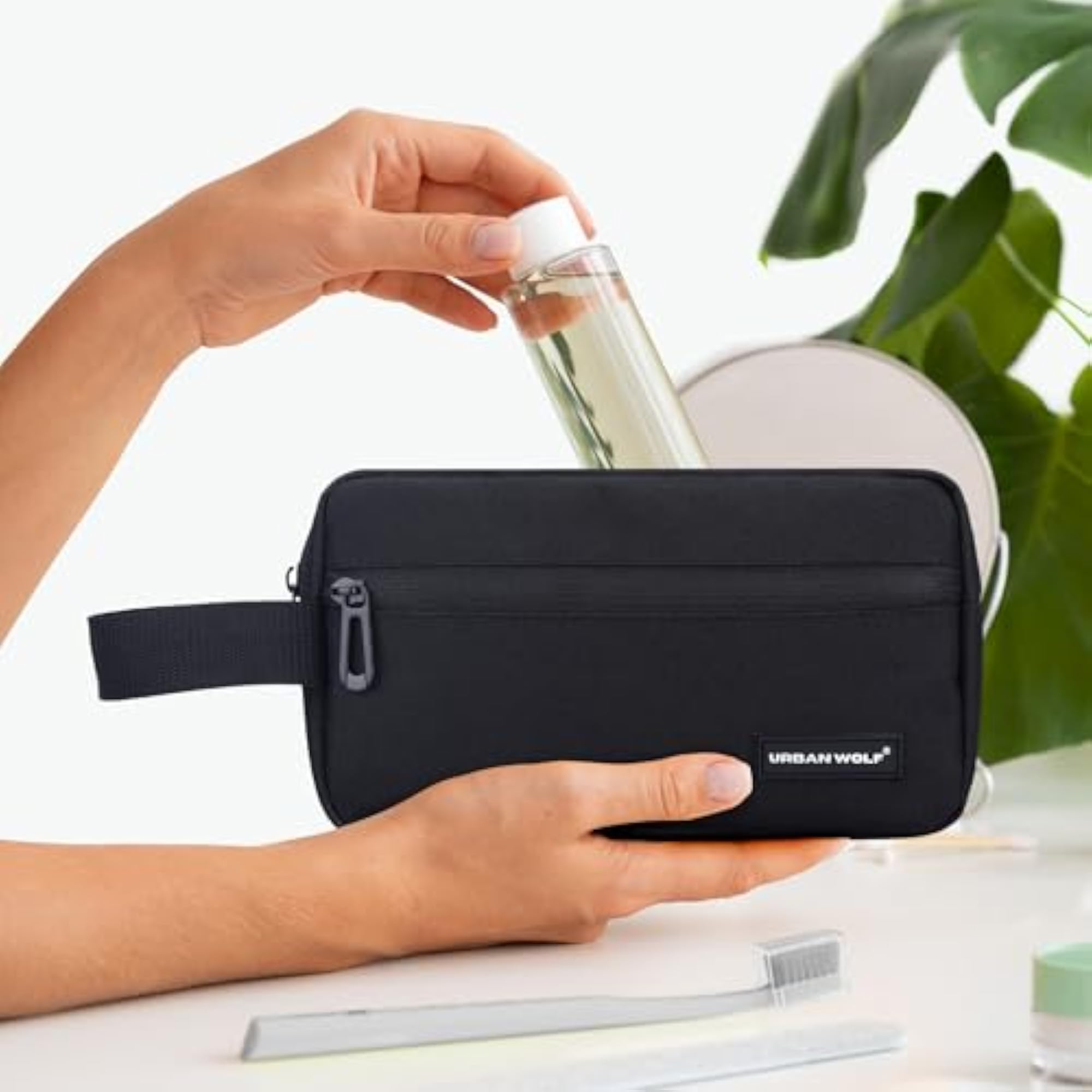 Water-Resistant Travel Toiletry Bag for Unisex, Hanging Dopp Kit