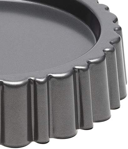 Chicago Metallic Professional Non-Stick Mary Ann Cake Pan/Sponge Flan Tin, 27 cm (10.5") - Image 4