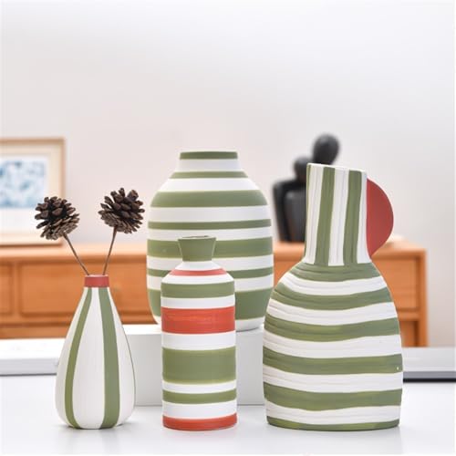 Vase en céramique à rayures pour valoriser vos bouquets de fleurs