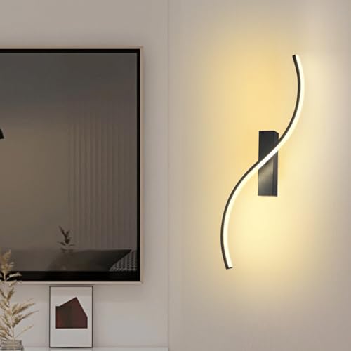 Aplique de pared LED lineal de 60cm en negro con luz cálida para salón