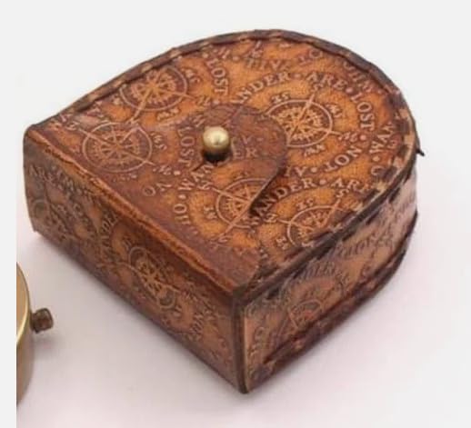 Brújula grabada de latón con cadena y estuche de cuero - mensaje “Soulmate” vintage miniatura 2
