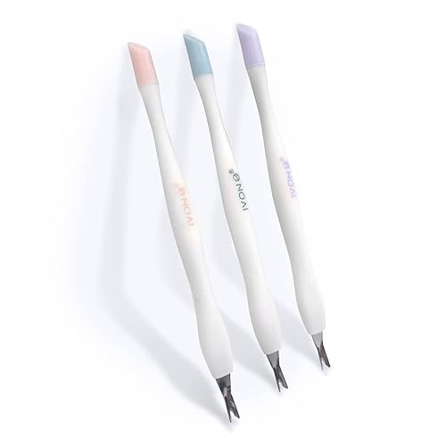 Miniatura 13 de IVON Paquete de 3 empujadores de cutículas, punta de goma suave en lecho de uñas Negro