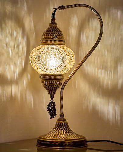 DEMMEX Lámpara turca auténtica, fabricada en Turquía, lámpara de mesita de noche con mosaico turco marroquí, 100% hecha a mano, cuerpo de metal de color latón envejecido y base de metal martillado