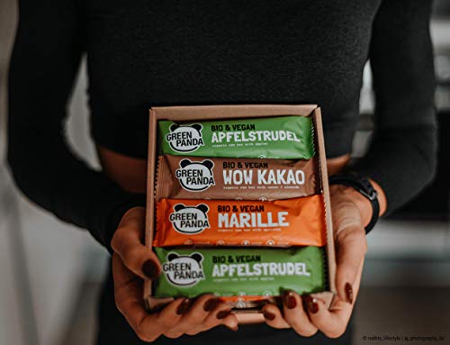 GREEN PANDA® Vegane Aprikosen Fruchtriegel | 100% Bio & zuckerfreie Süssigkeiten | Energy Riegel ohne Zucker | nur 5 Zutaten | Zuckerfreie Süßigkeit aus Bio Aprikosen Weintrauben Mandeln | 12x30g