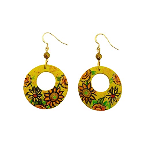 Tutti i nostri orecchini sono accompagnate da pietre dure, perle in resina o vetro, Swarovski che possono variare in base alla disponibilità, ogni scelta è fatta dai nostri artisti per esaltare al meglio il dipinto.