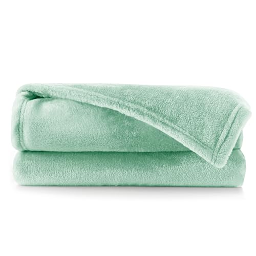 DecoKing Couverture Polaire 70 x 150 cm Plaid Doux en Microfibre pour Lits Canapés Chaises et Divans Style Scandinave Chaude Légère et pour Toutes Les...