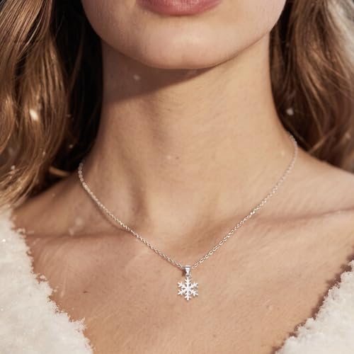 Collar de copo de nieve para lucir en cenas y eventos navideños 5
